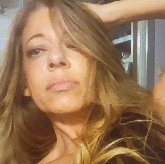 Meet your Posher, Angela - Picture 2 of 2